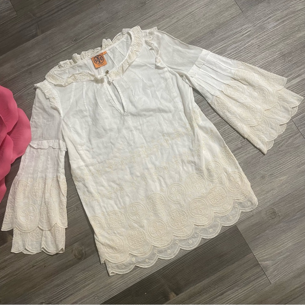 TORY BURCH Sz 4 Embroidered Logo Scalloped Ruffles Tiered Bohemian Top‎ Ivory